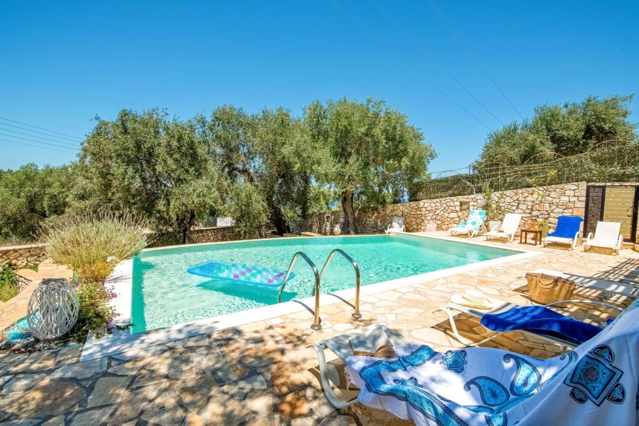 Villa Bougarini Haven Family Villa Rock Pool Oasis Ieromonachos Eksteriør billede
